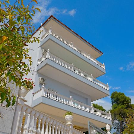 Vila Marina Apartments Sarandë Eksteriør billede