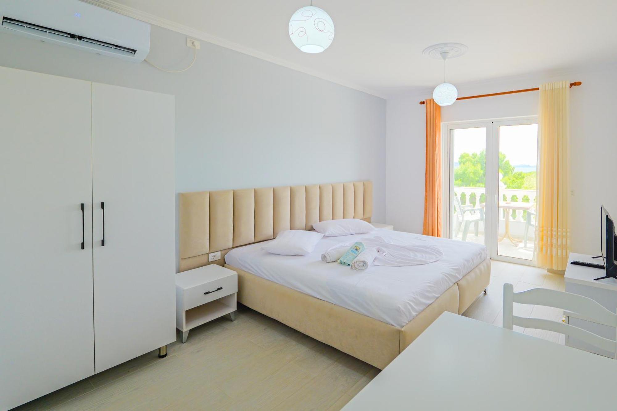Vila Marina Apartments Sarandë Eksteriør billede