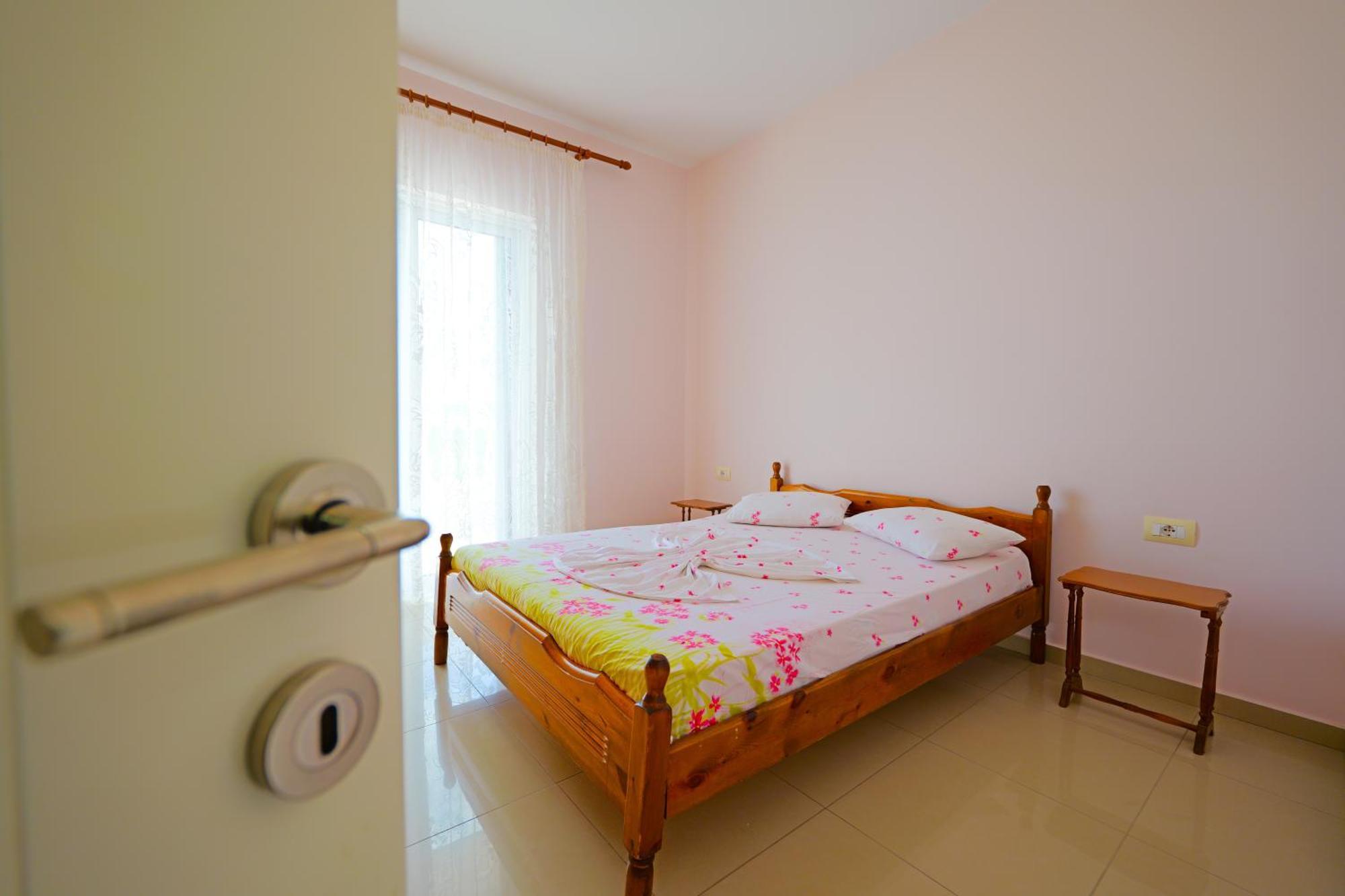 Vila Marina Apartments Sarandë Eksteriør billede