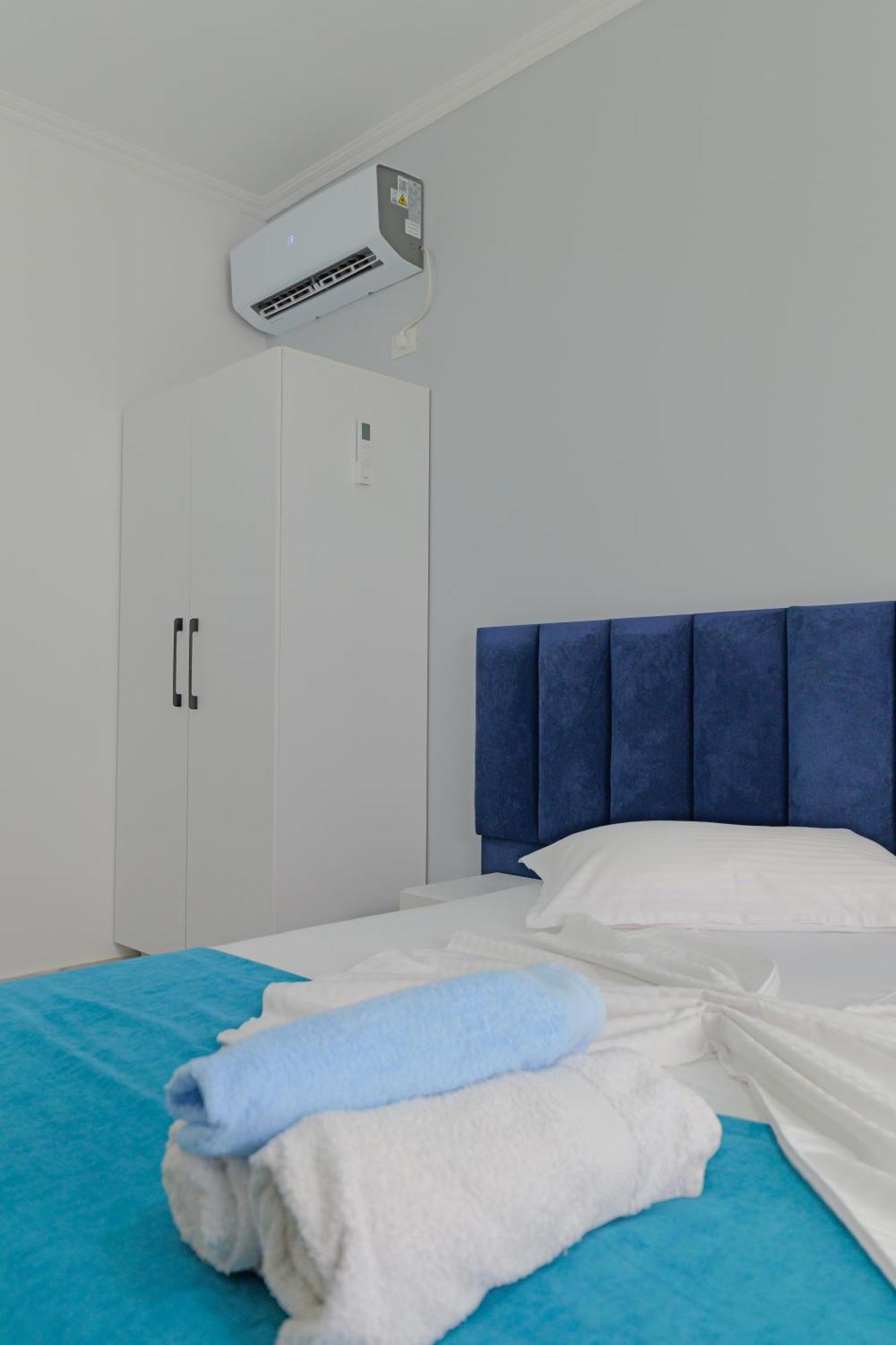 Vila Marina Apartments Sarandë Eksteriør billede