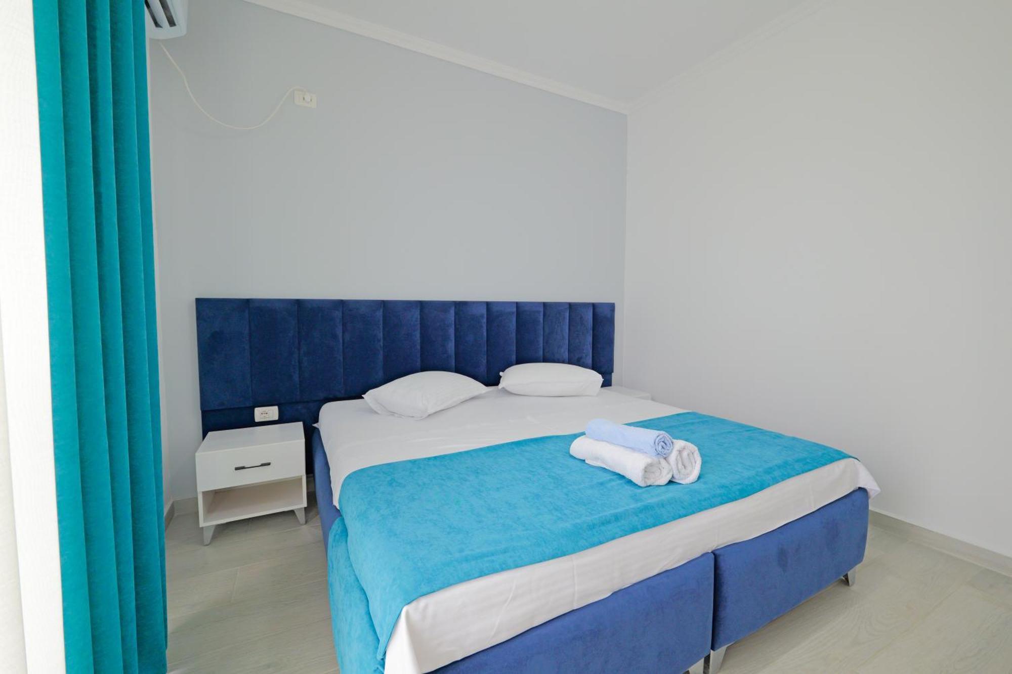 Vila Marina Apartments Sarandë Eksteriør billede