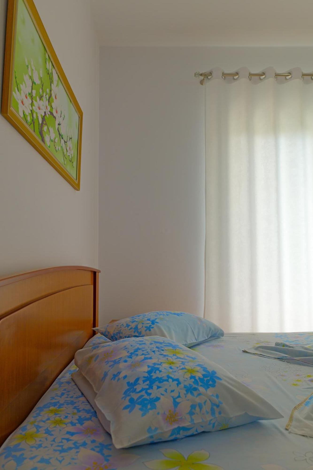 Vila Marina Apartments Sarandë Eksteriør billede