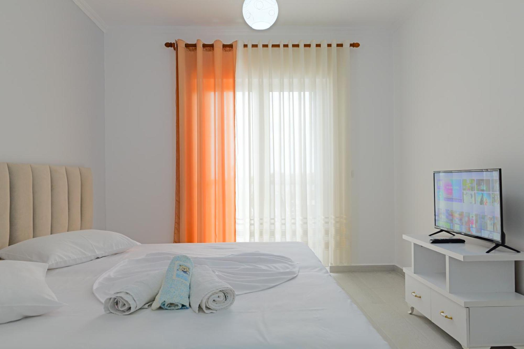 Vila Marina Apartments Sarandë Eksteriør billede