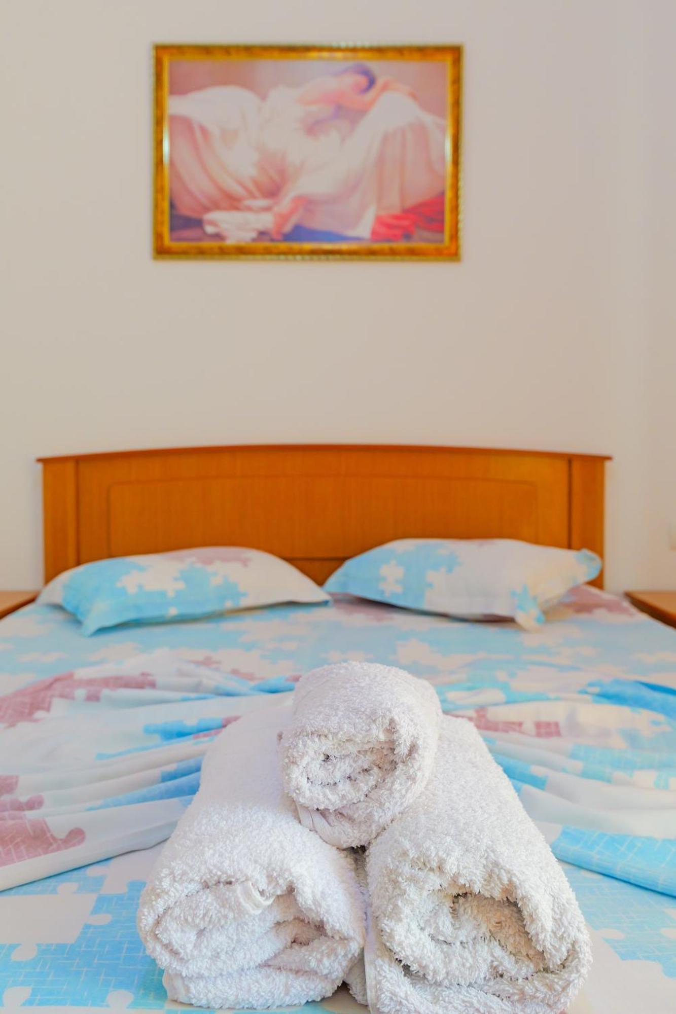 Vila Marina Apartments Sarandë Eksteriør billede