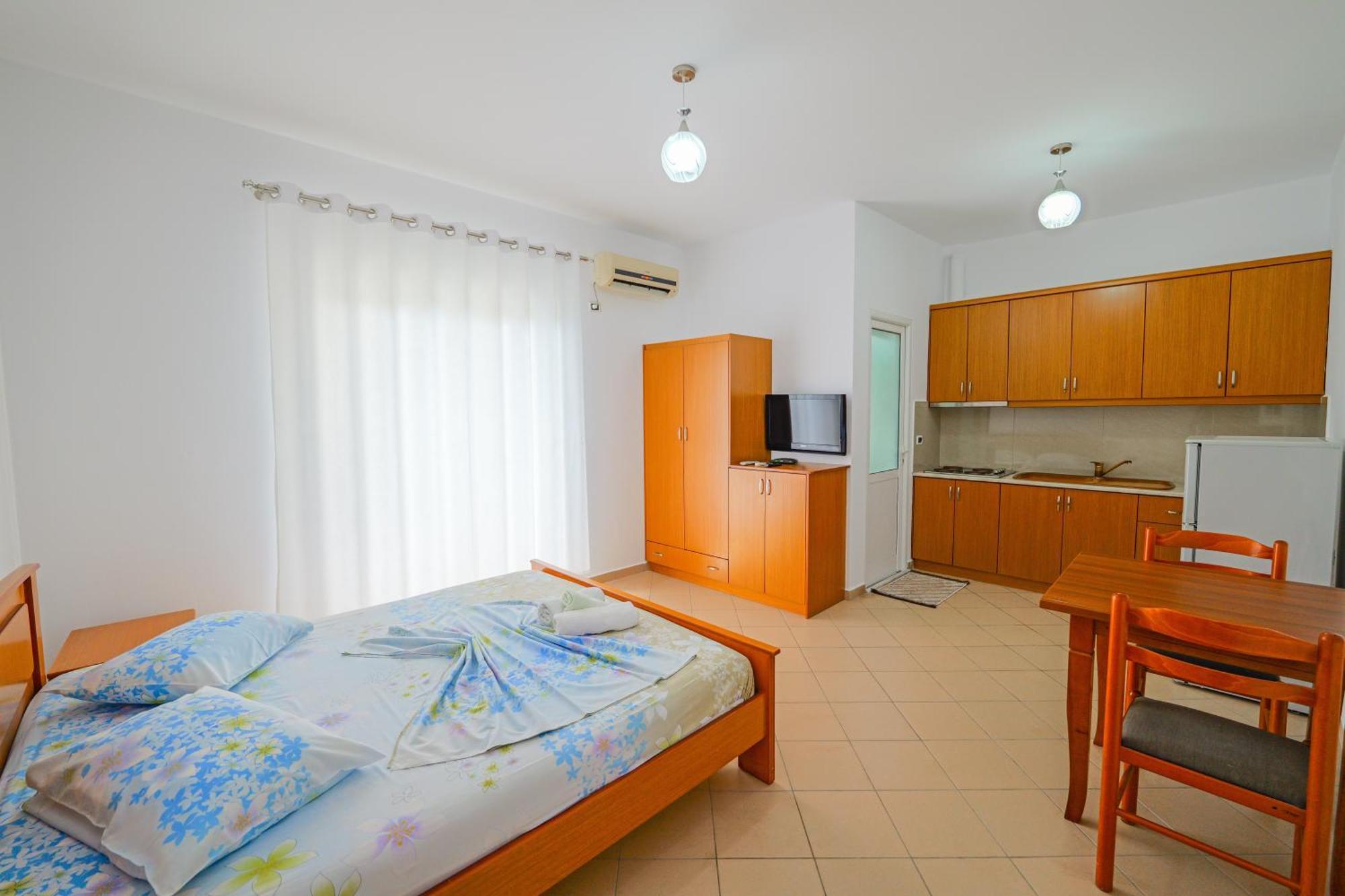 Vila Marina Apartments Sarandë Eksteriør billede