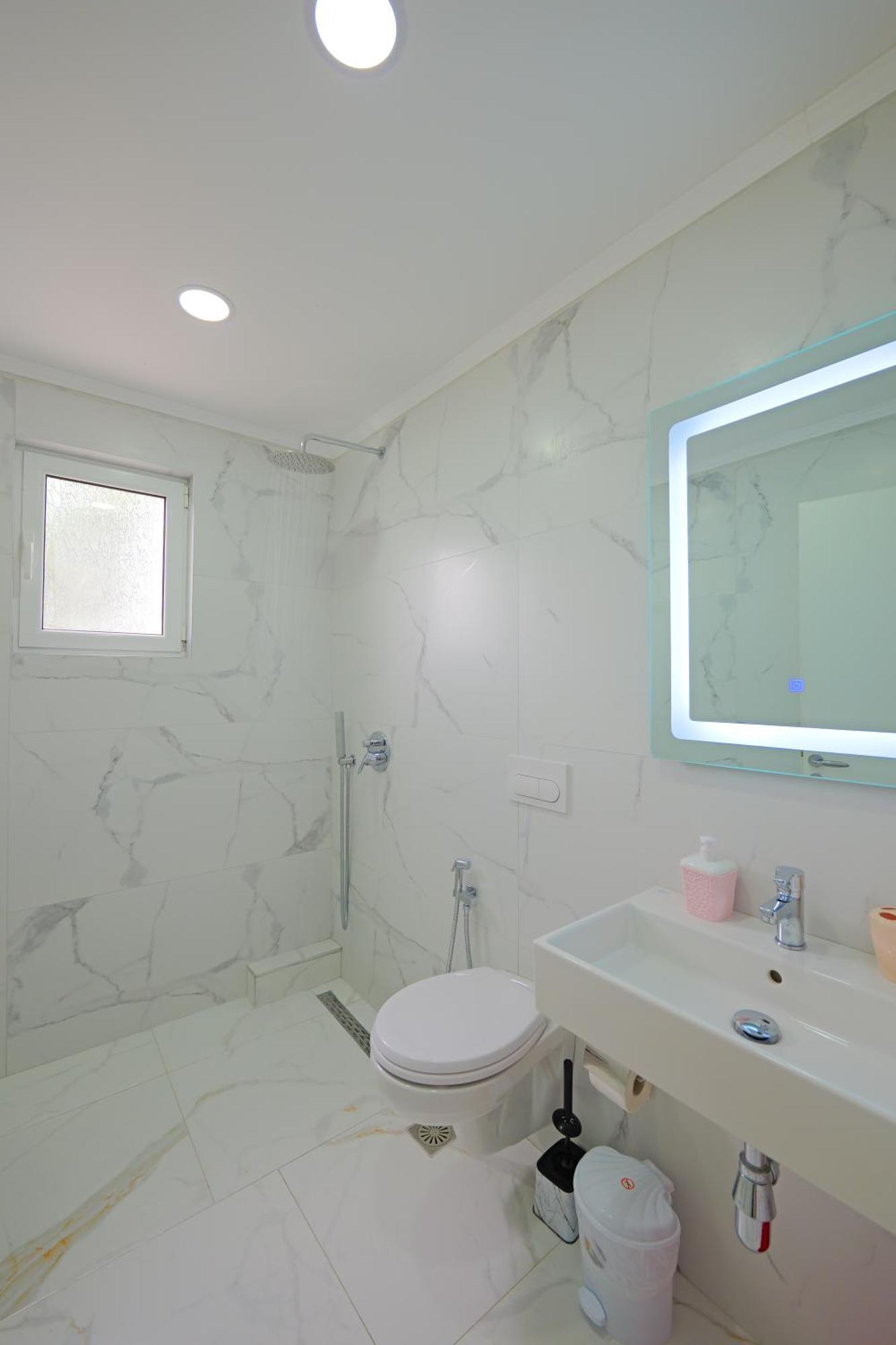 Vila Marina Apartments Sarandë Eksteriør billede