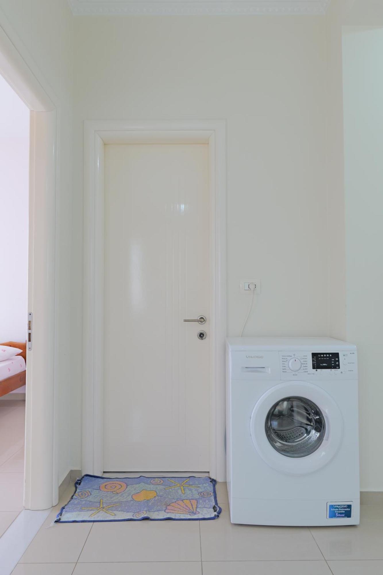 Vila Marina Apartments Sarandë Eksteriør billede