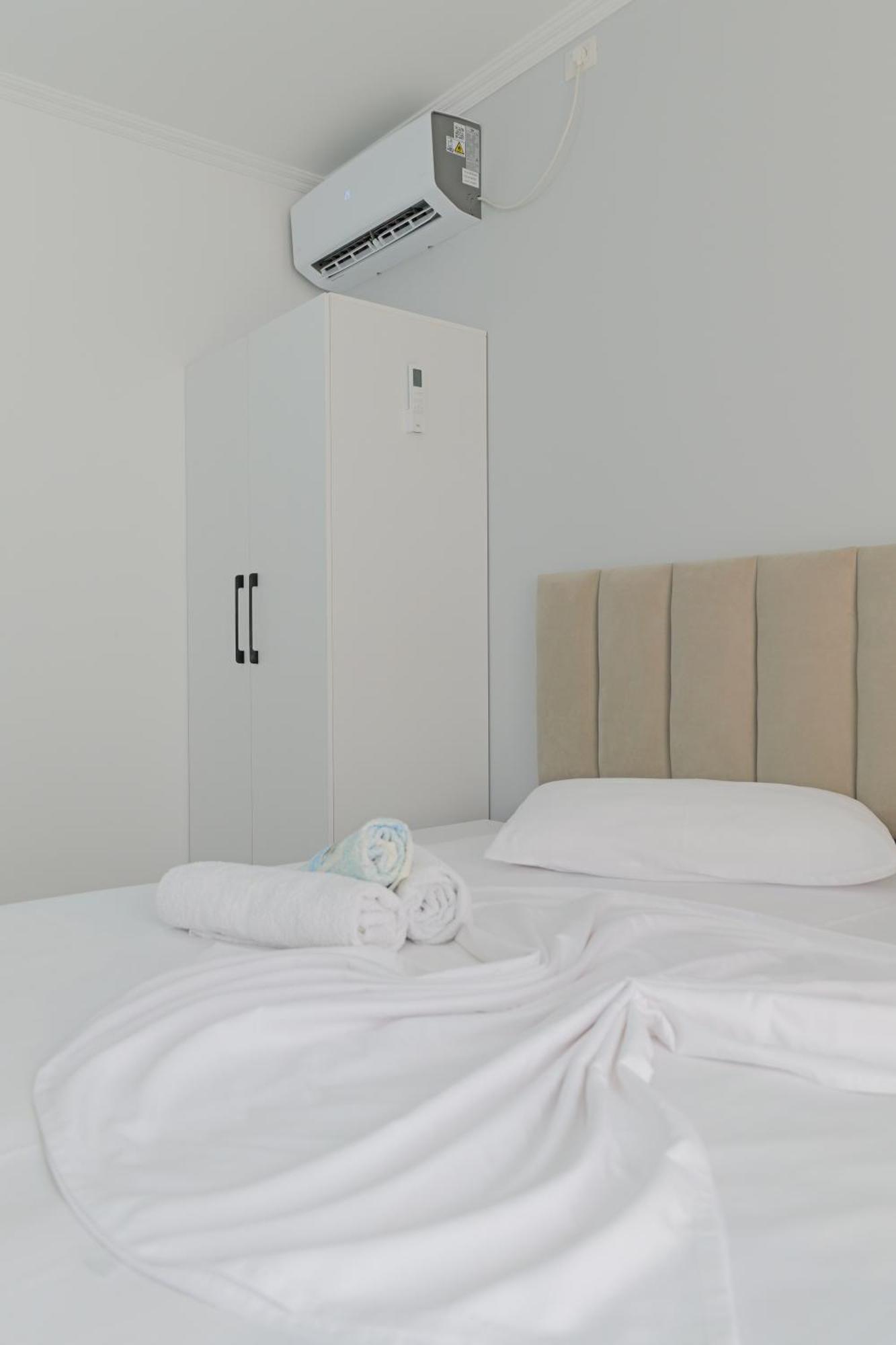 Vila Marina Apartments Sarandë Eksteriør billede