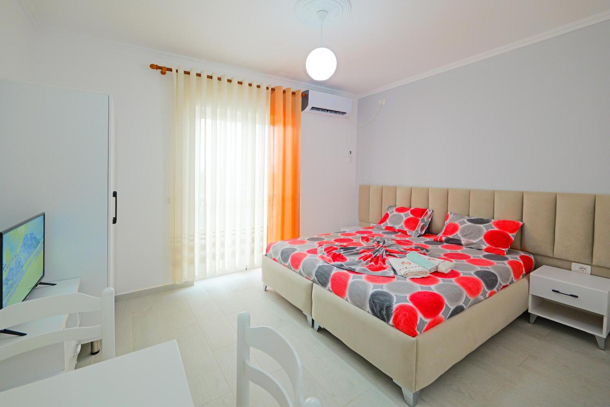 Vila Marina Apartments Sarandë Eksteriør billede
