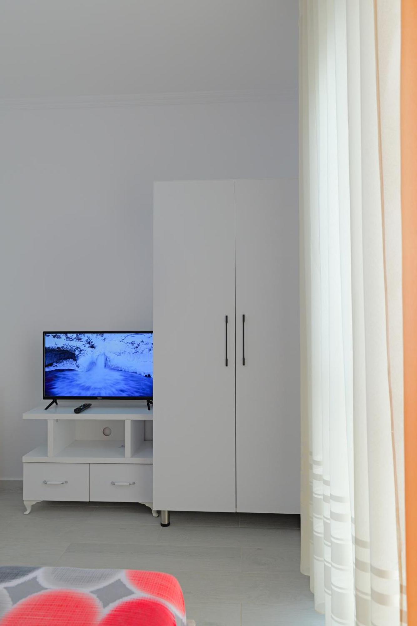 Vila Marina Apartments Sarandë Eksteriør billede